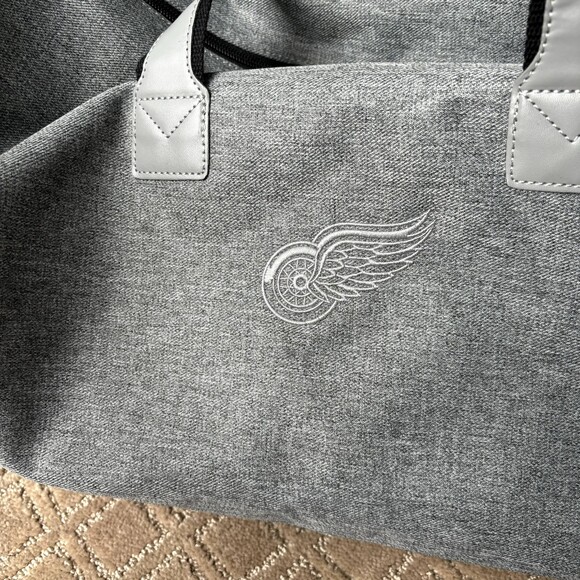 Modoker Carry On Garment Duffel Bag Hanging Suit Travel Bag Red Wings NWOT - Picture 10 of 12